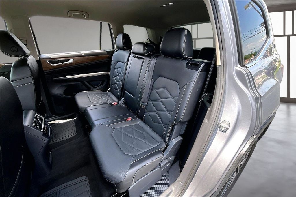 2025 Volkswagen Atlas 2.0T SE w/Technology