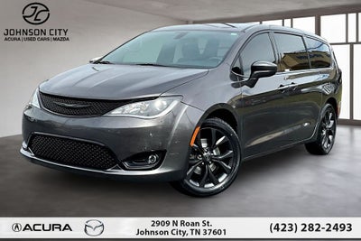 2020 Chrysler Pacifica Touring