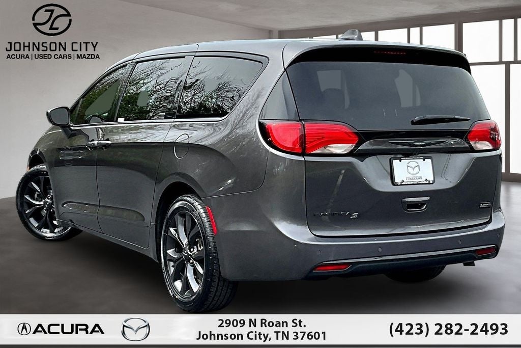 2020 Chrysler Pacifica Touring