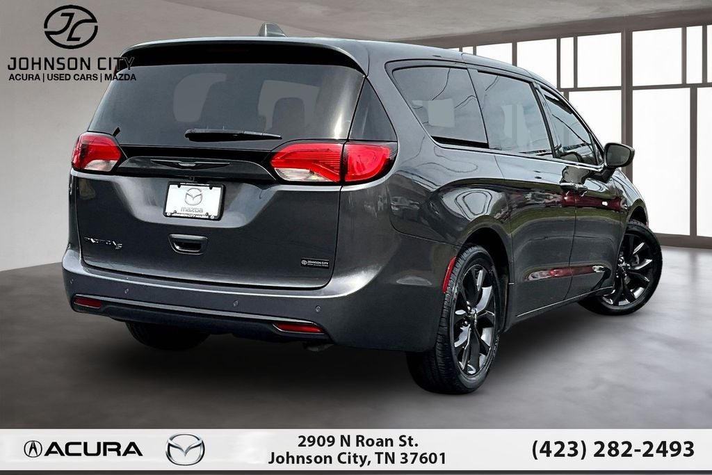 2020 Chrysler Pacifica Touring