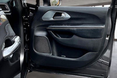 2020 Chrysler Pacifica Touring