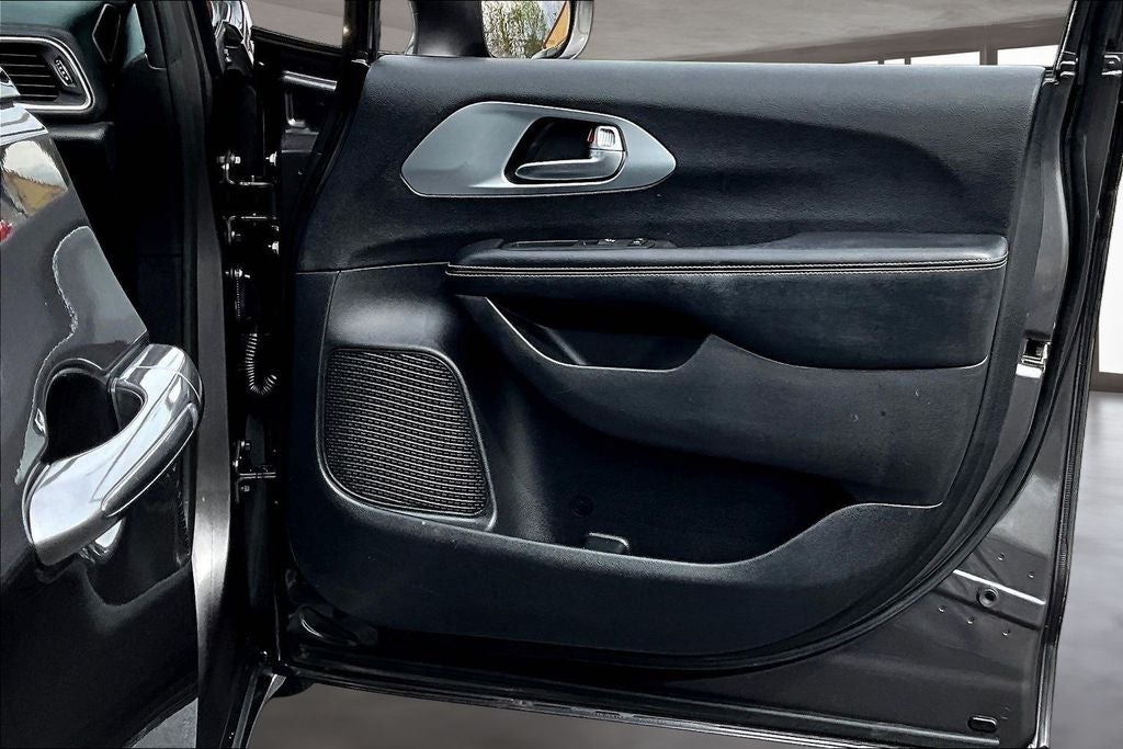 2020 Chrysler Pacifica Touring