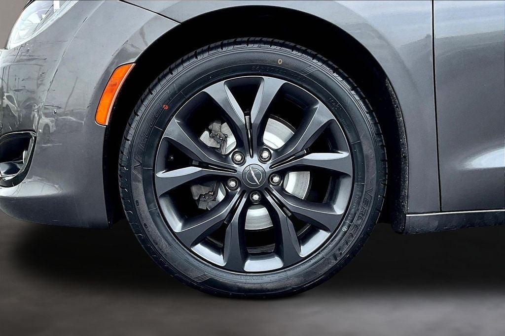 2020 Chrysler Pacifica Touring