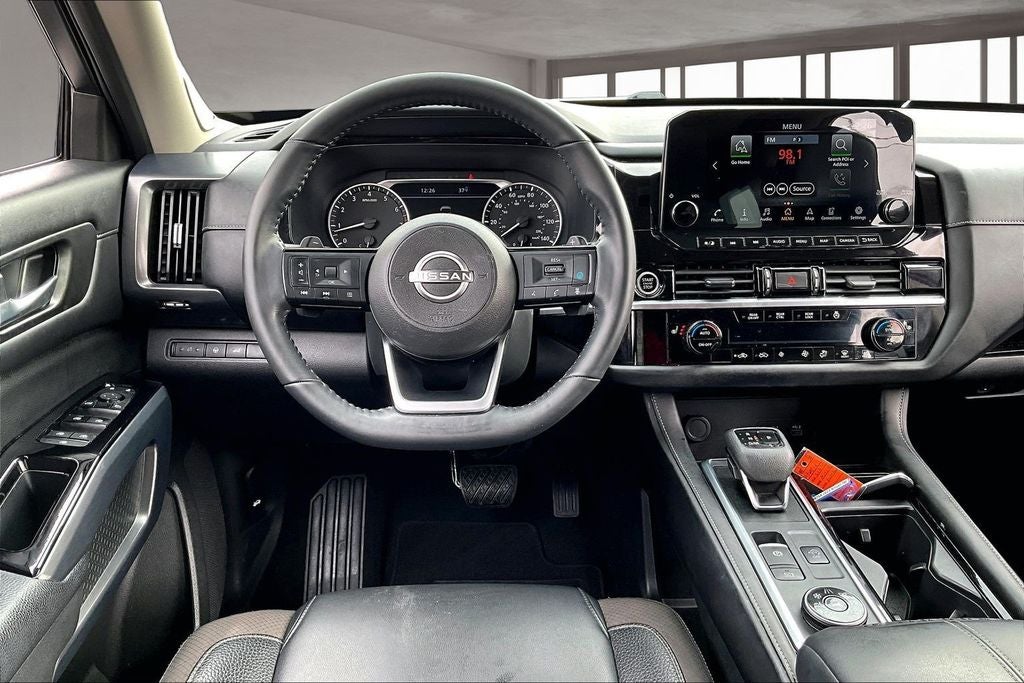 2023 Nissan Pathfinder SL