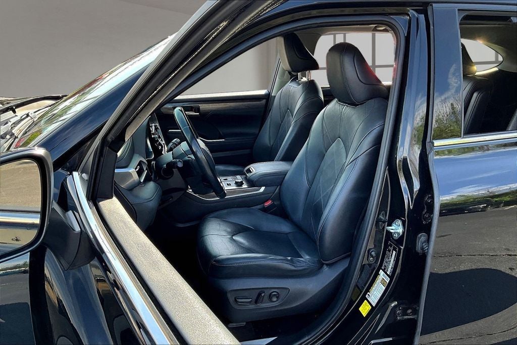 2021 Toyota Highlander Platinum