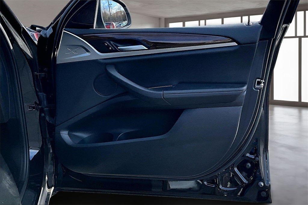 2023 BMW X4 xDrive30i