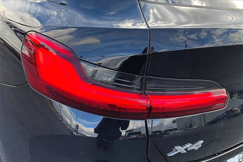 2023 BMW X4 xDrive30i