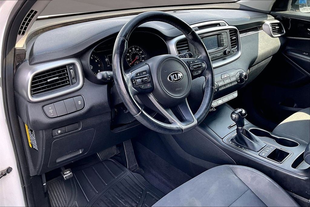 2016 Kia Sorento LX