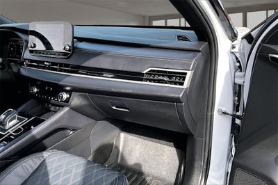 2023 Mitsubishi Outlander Base