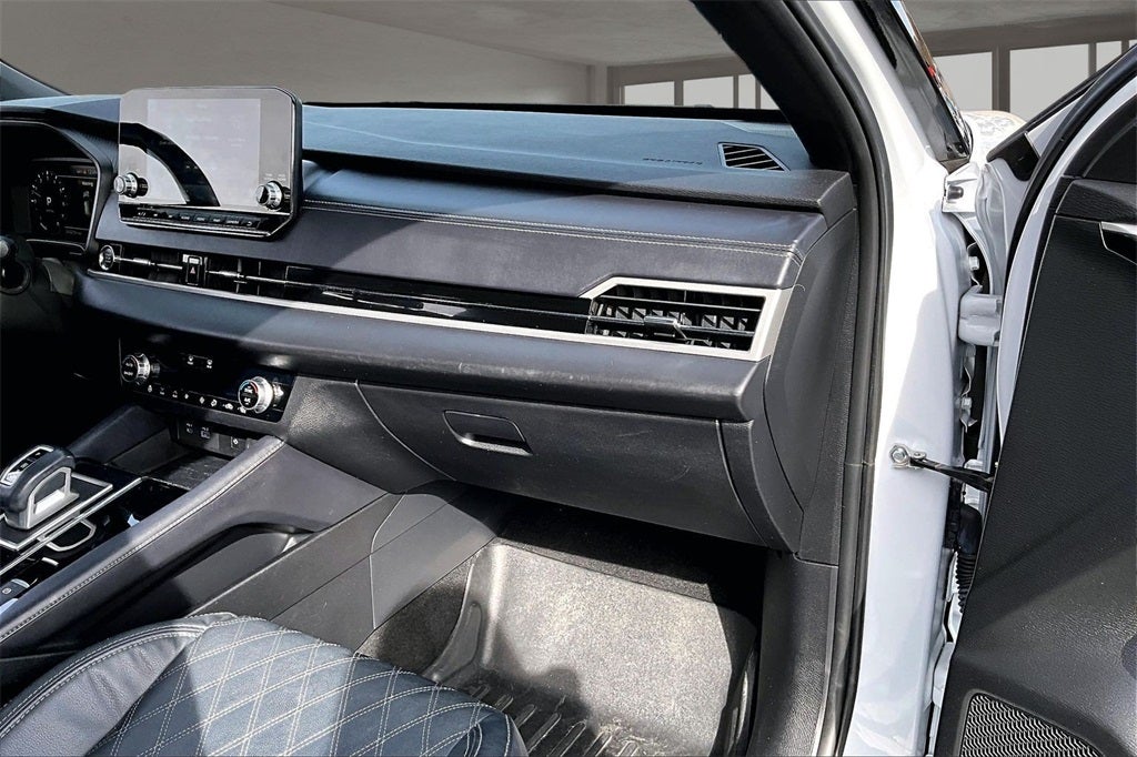 2023 Mitsubishi Outlander Base