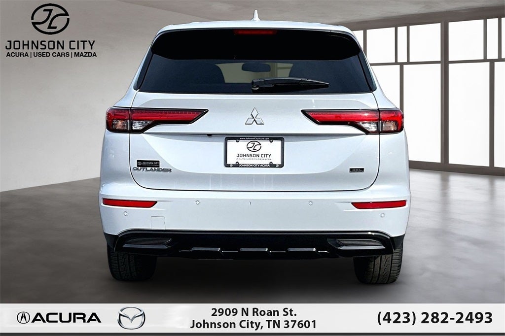 2023 Mitsubishi Outlander Base