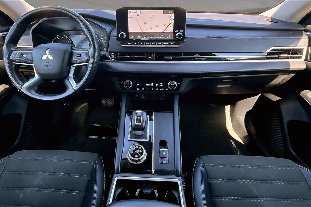 2024 Mitsubishi Outlander SE Black Edition w/Pano Roof