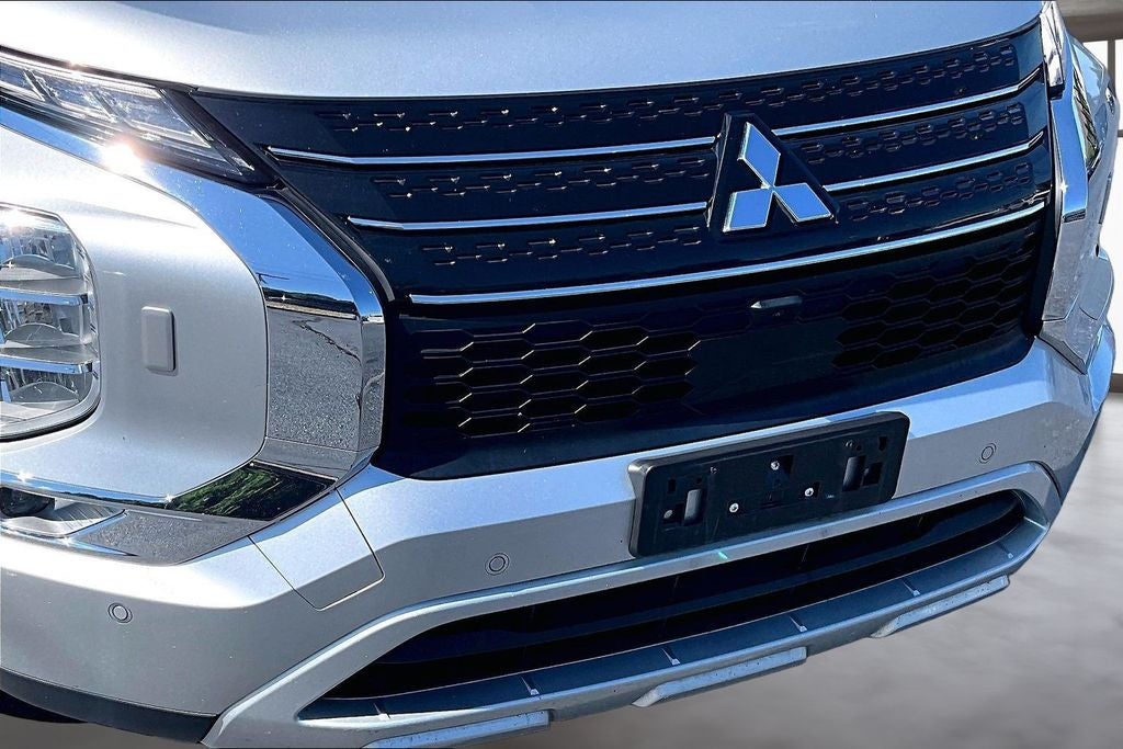2024 Mitsubishi Outlander SE Black Edition w/Pano Roof