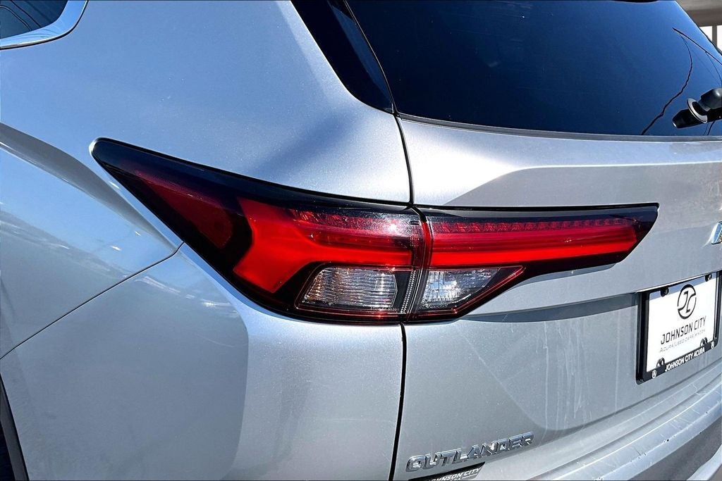 2024 Mitsubishi Outlander SE Black Edition w/Pano Roof