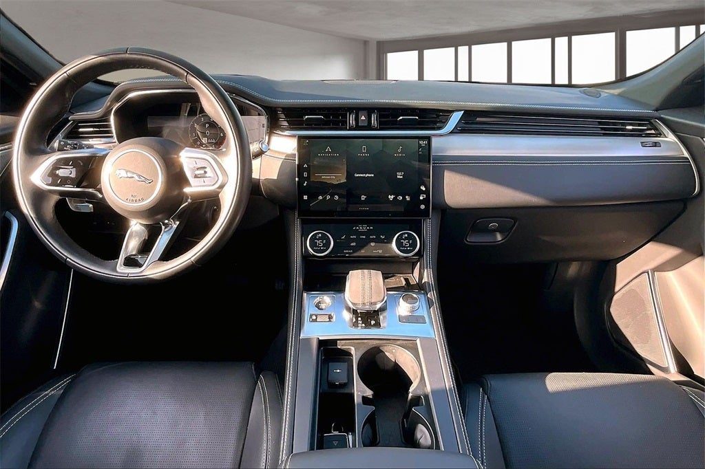 2025 Jaguar F-PACE P400 R-Dynamic S