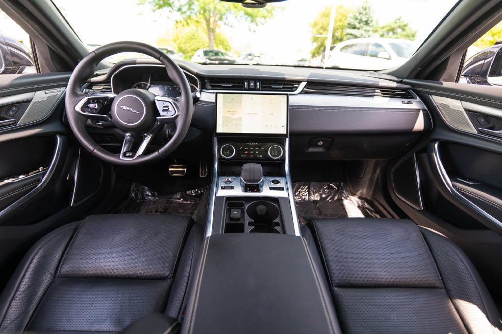 2023 Jaguar XF R-Dynamic SE