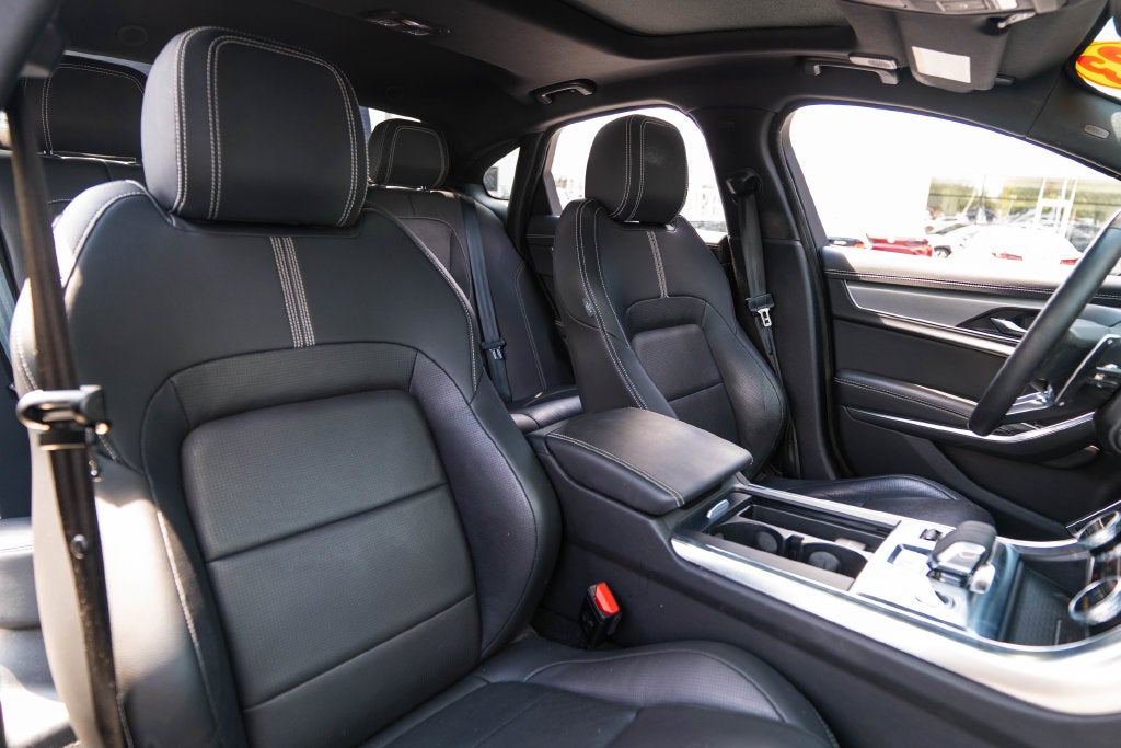 2023 Jaguar XF R-Dynamic SE