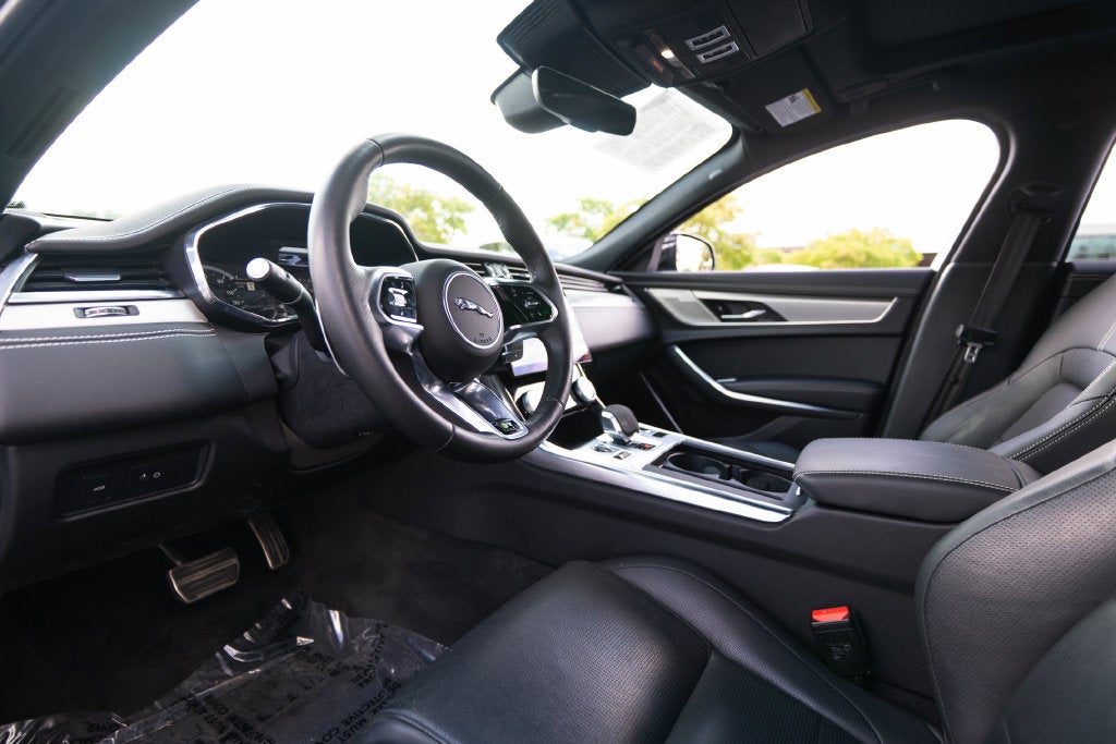 2023 Jaguar XF R-Dynamic SE