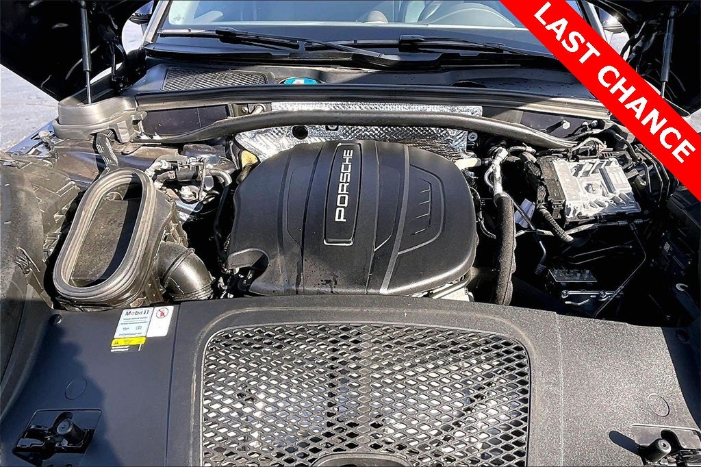 2021 Porsche Macan Base