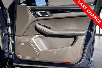 2021 Porsche Macan Base