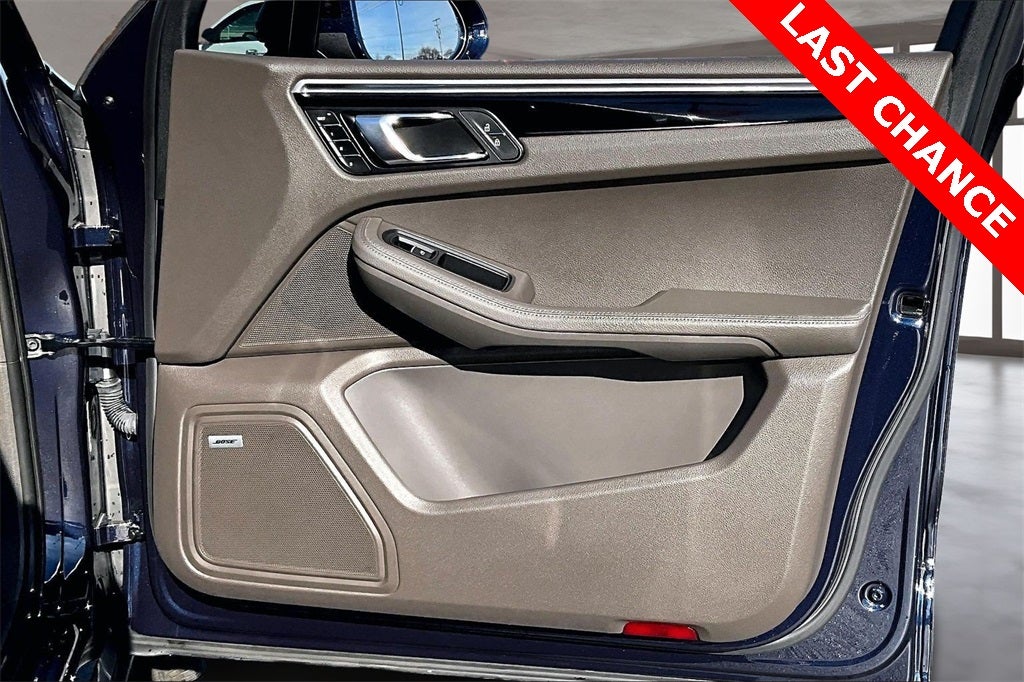 2021 Porsche Macan Base