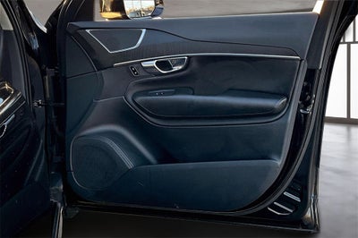 2020 Volvo XC90 T5 Momentum