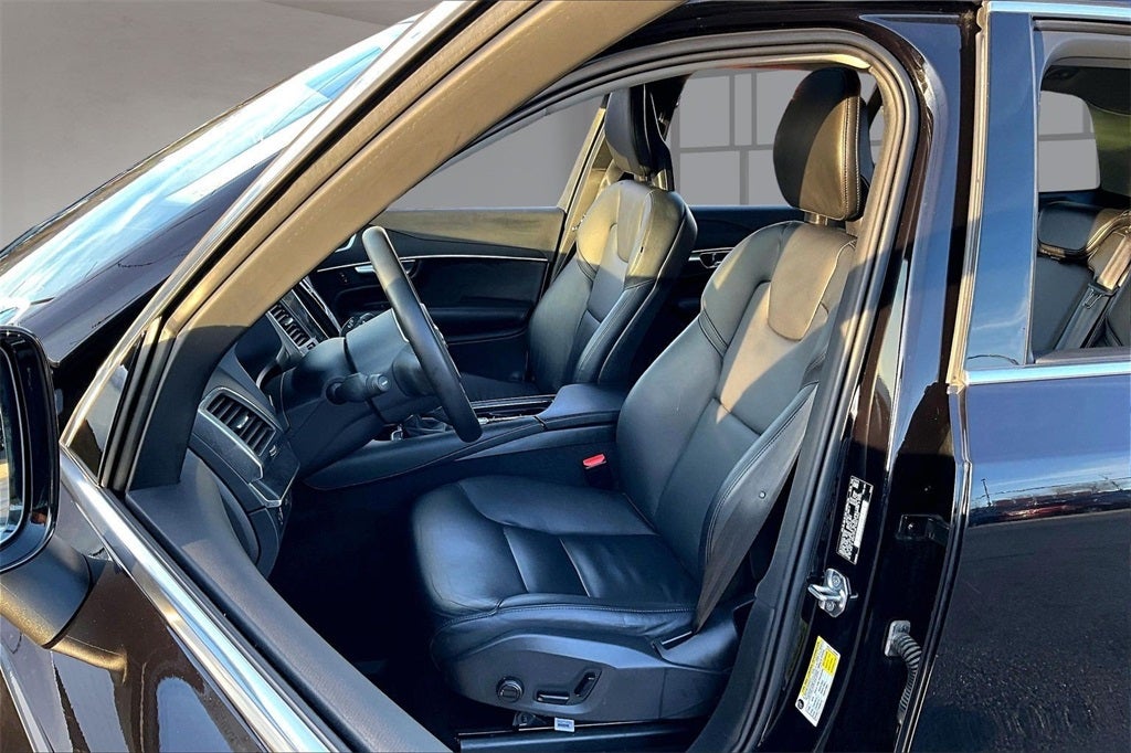2020 Volvo XC90 T5 Momentum