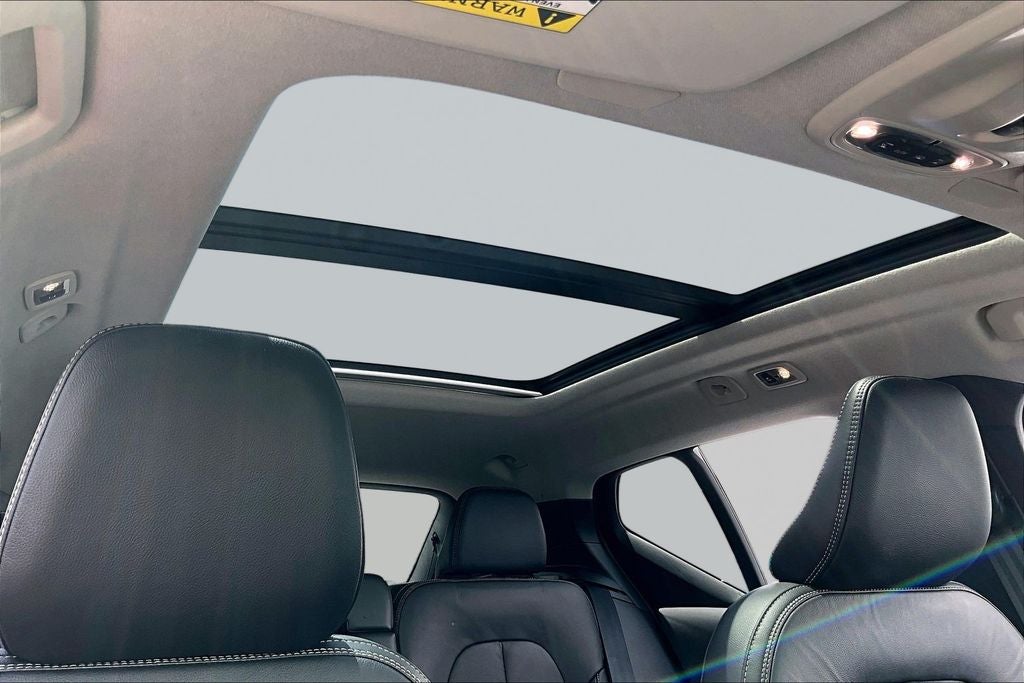 2022 Volvo XC40 T5 Inscription