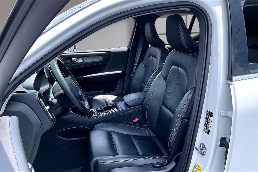 2022 Volvo XC40 T5 Inscription